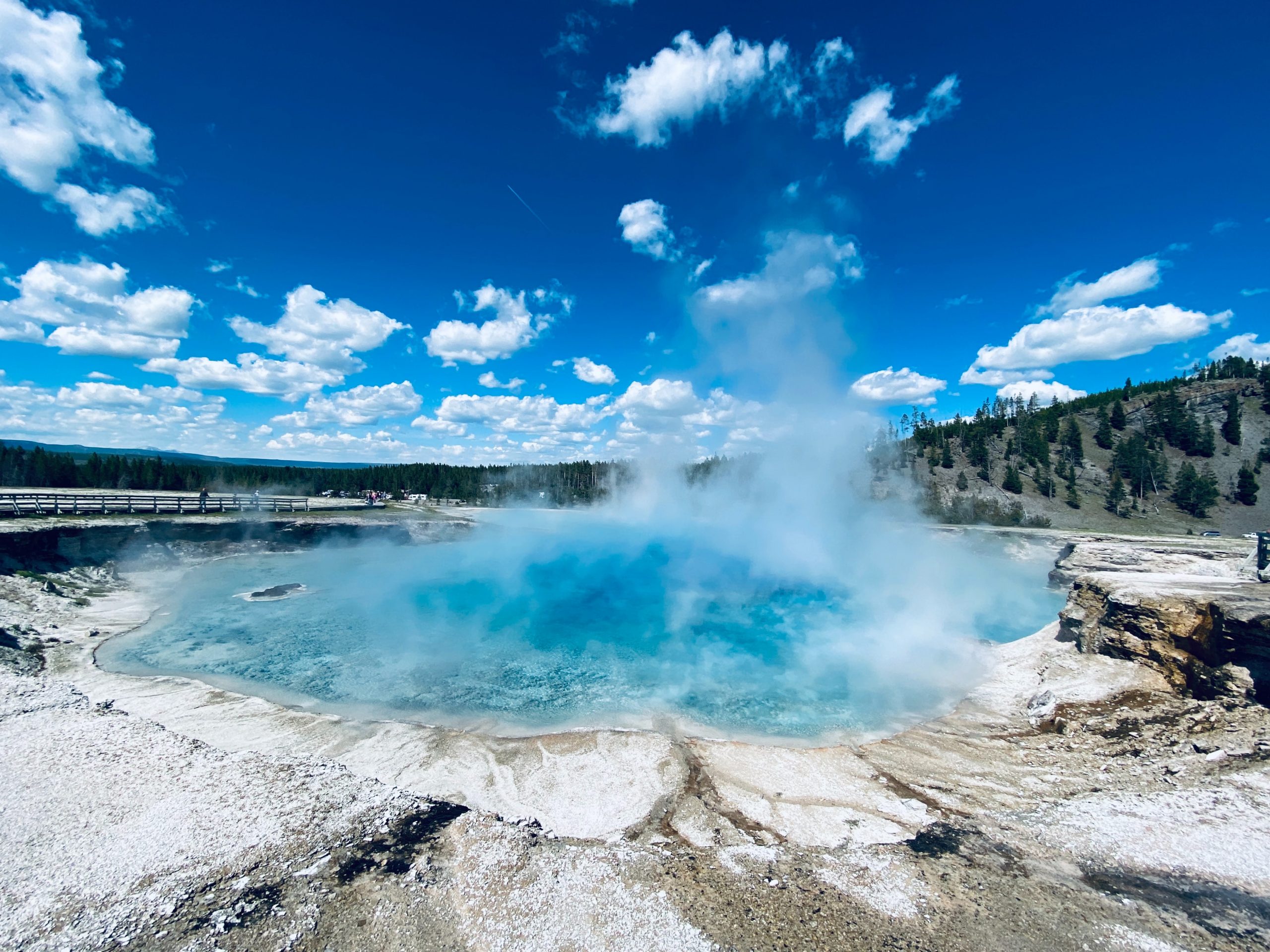 Yellowstone National Park - the most famous national parks in the ...